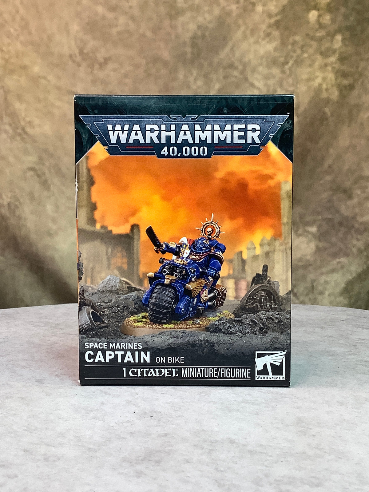Miniatures - Warhammer - Space Marines - Captain on Bike