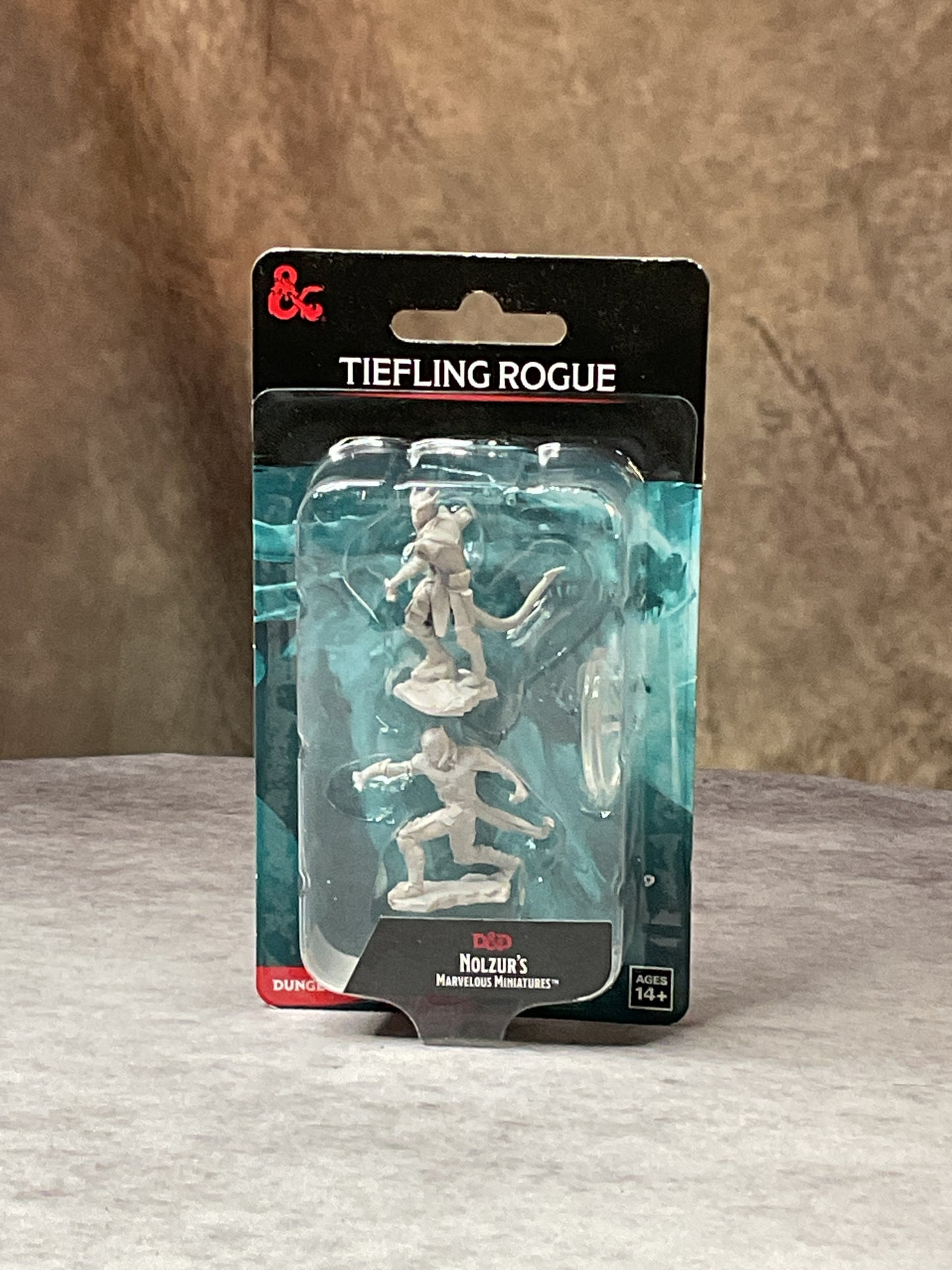 Miniatures – D&D Nolzur's Marvelous Miniatures: Unpainted Minis– Wave 5– Tiefling Male Rogue