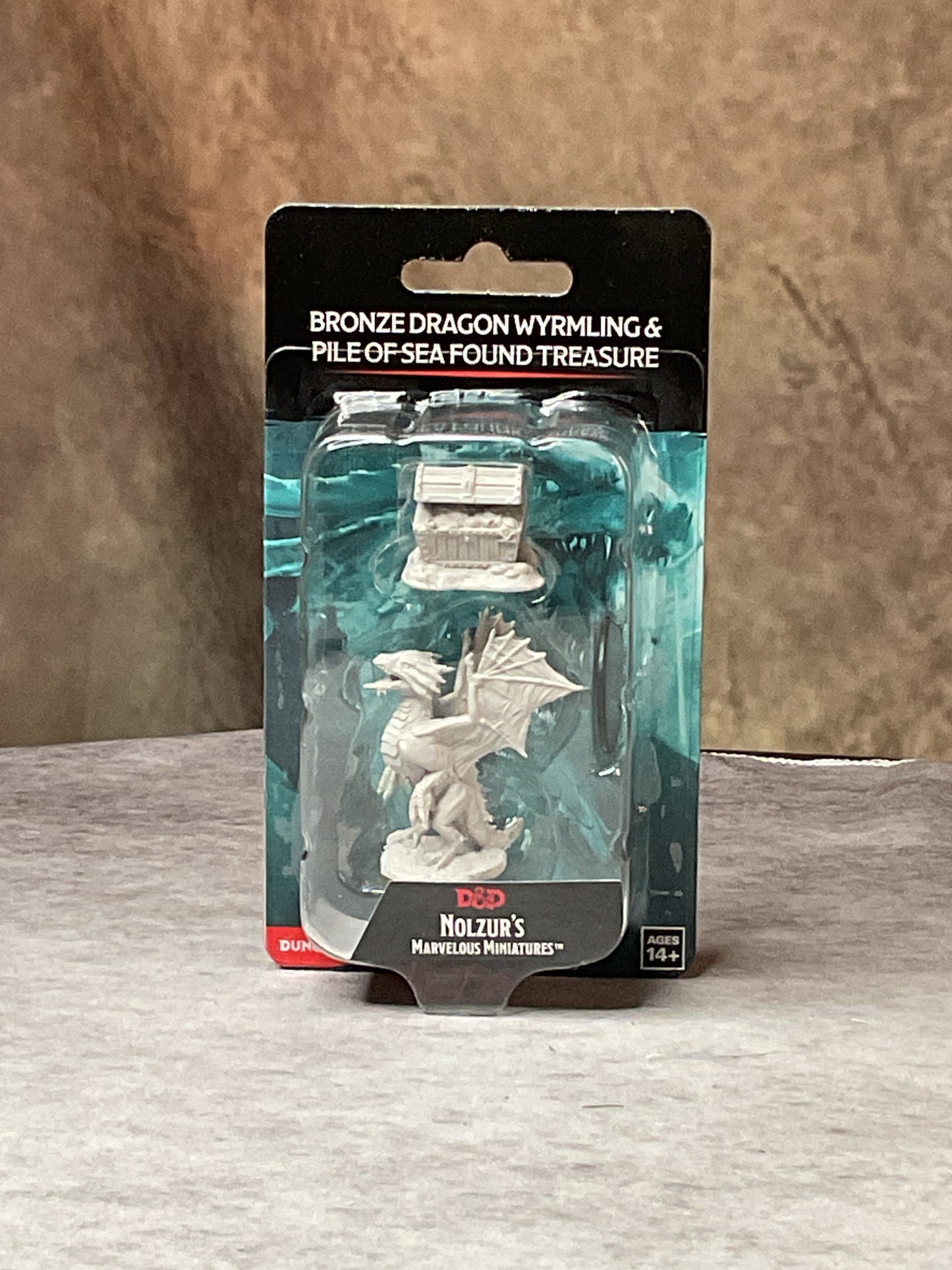 Miniatures – D&D Nolzur's Marvelous Miniatures: Unpainted Minis– Wave 13– Bronze Dragon Wyrmling & Pile of Sea found Treasure
