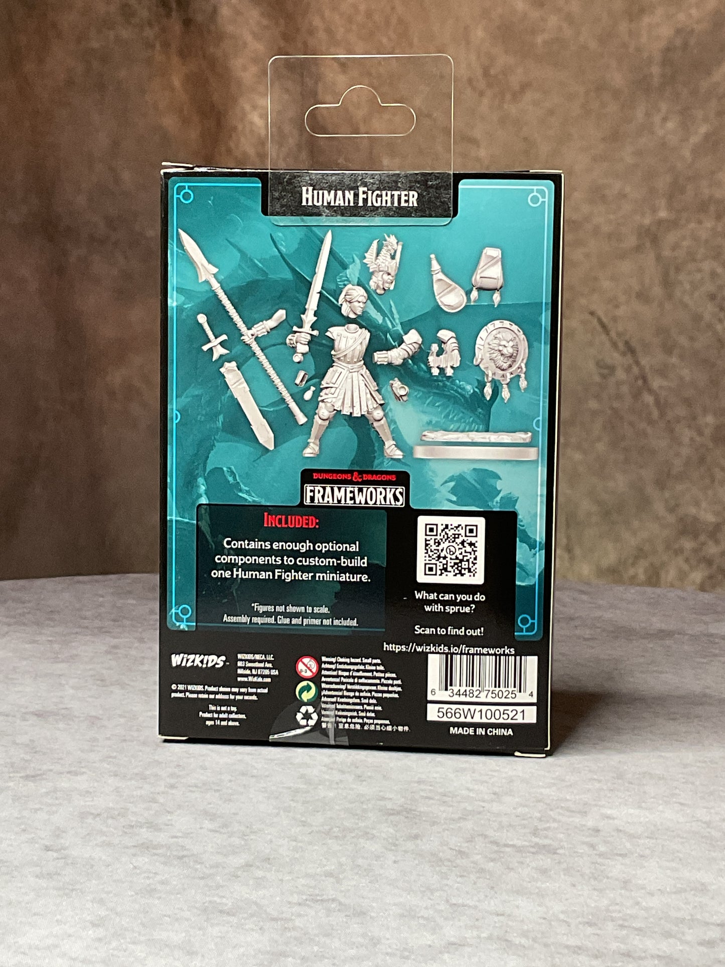 Miniatures – D&D Frameworks: Wave 1– Human Fighter Female