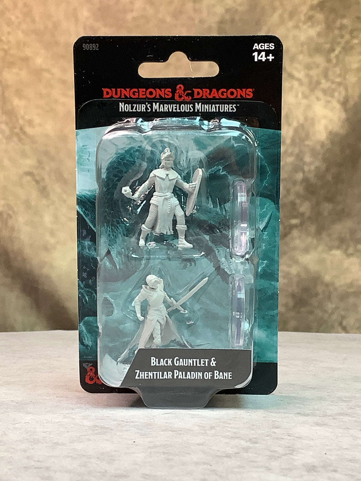 Miniatures – D&D Nolzur's Marvelous Miniatures: Unpainted Minis – Wave 29 – Black Gauntlet & Zhentilar Paladin of Bane