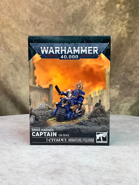 Miniatures - Warhammer - Space Marines - Captain on Bike