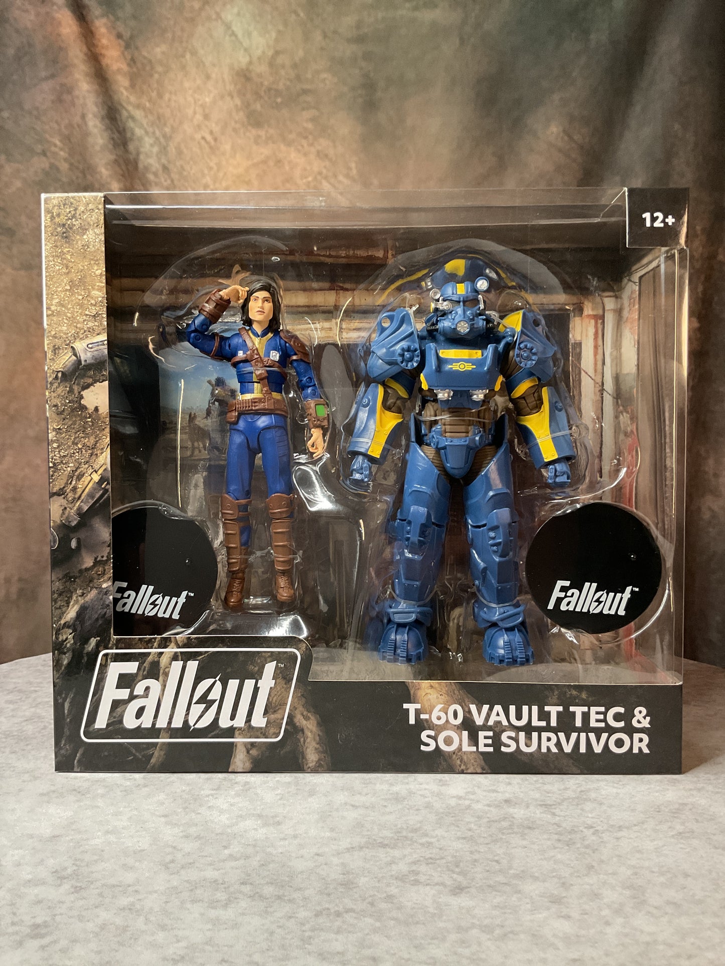 McFarlane Toys - Fallout - T-60 Vault Tec and Sole Survivor