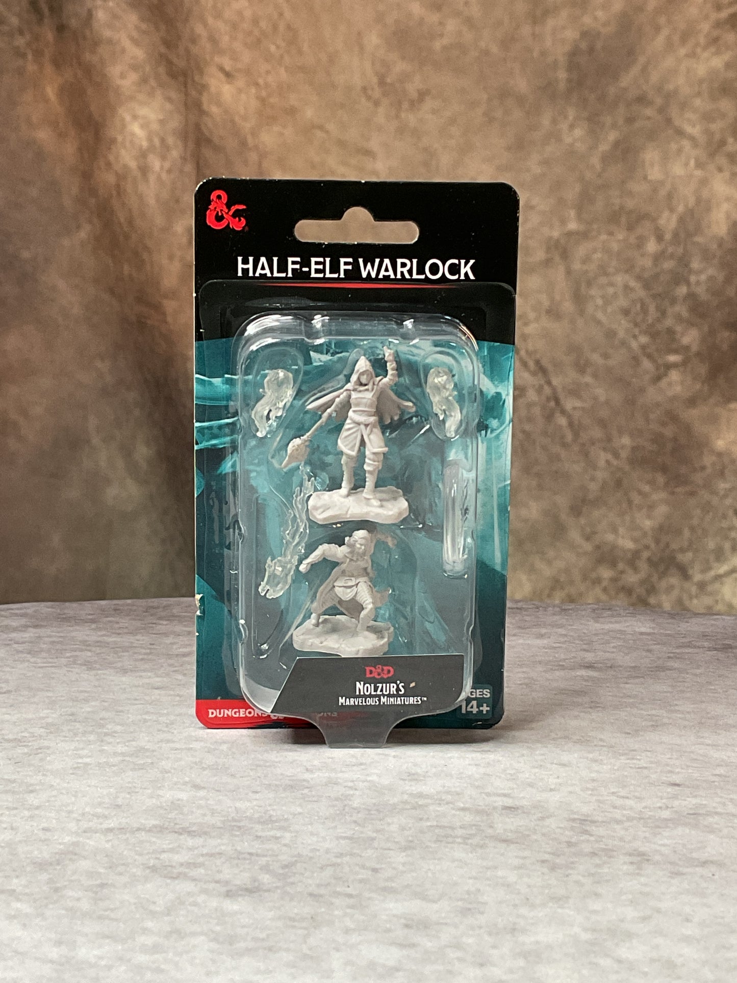 Miniatures – D&D Nolzur's Marvelous Miniatures: Unpainted Minis– Wave 20– Half – Elf Warlock