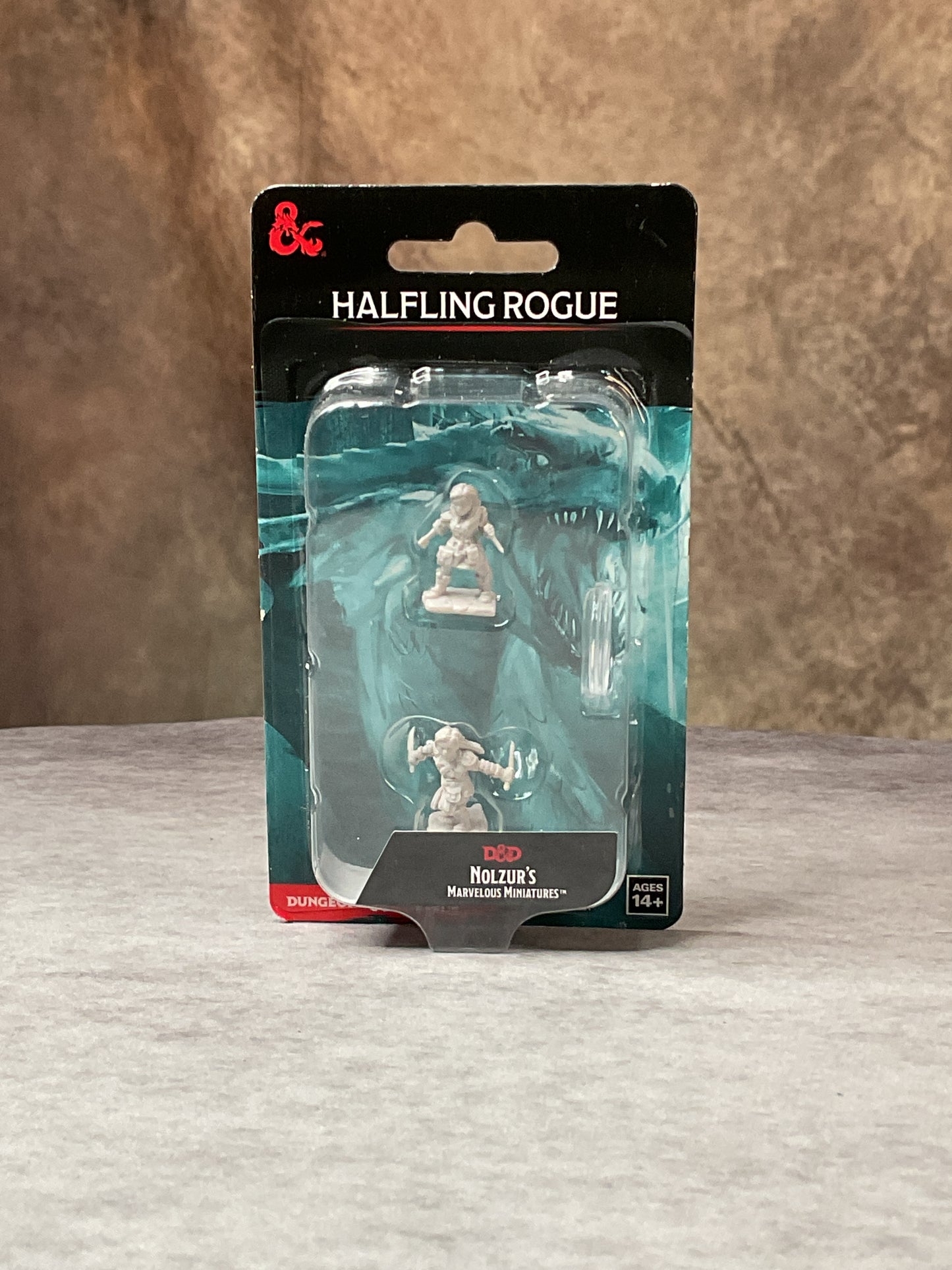 Miniatures – D&D Nolzur's Marvelous Miniatures: Unpainted Minis– Wave 1– Halfling Female Rogue