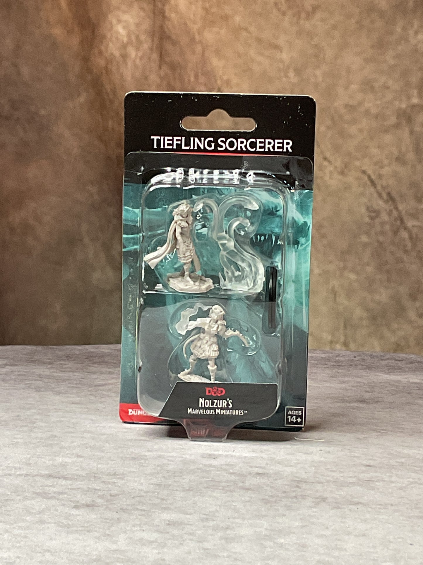 Miniatures – D&D Nolzur's Marvelous Miniatures: Unpainted Minis– Wave 4– Tiefling Female Sorcerer