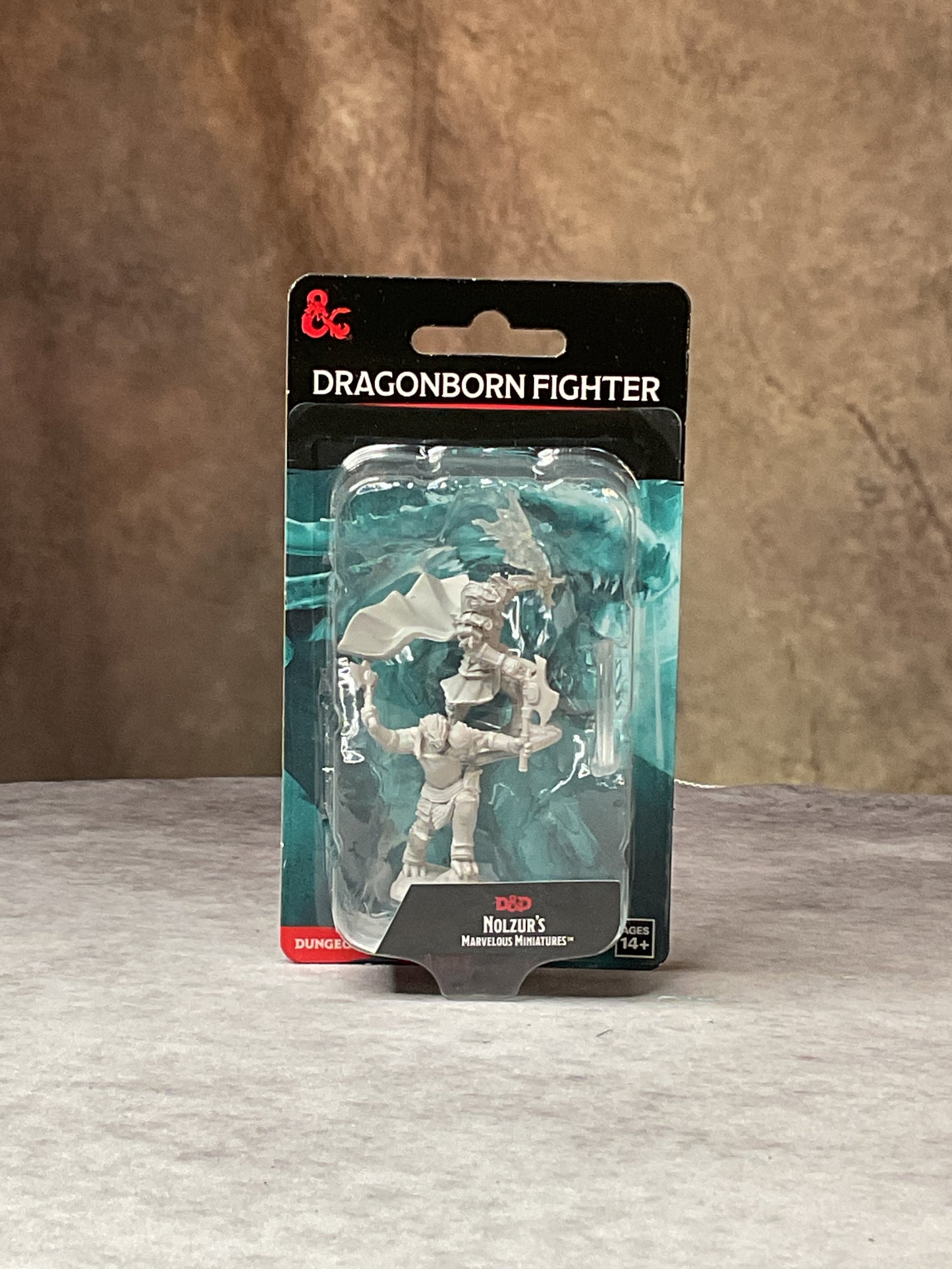 Miniatures – D&D Nolzur's Marvelous Miniatures: Unpainted Minis– Wave 4– Dragonborn Female Fighter