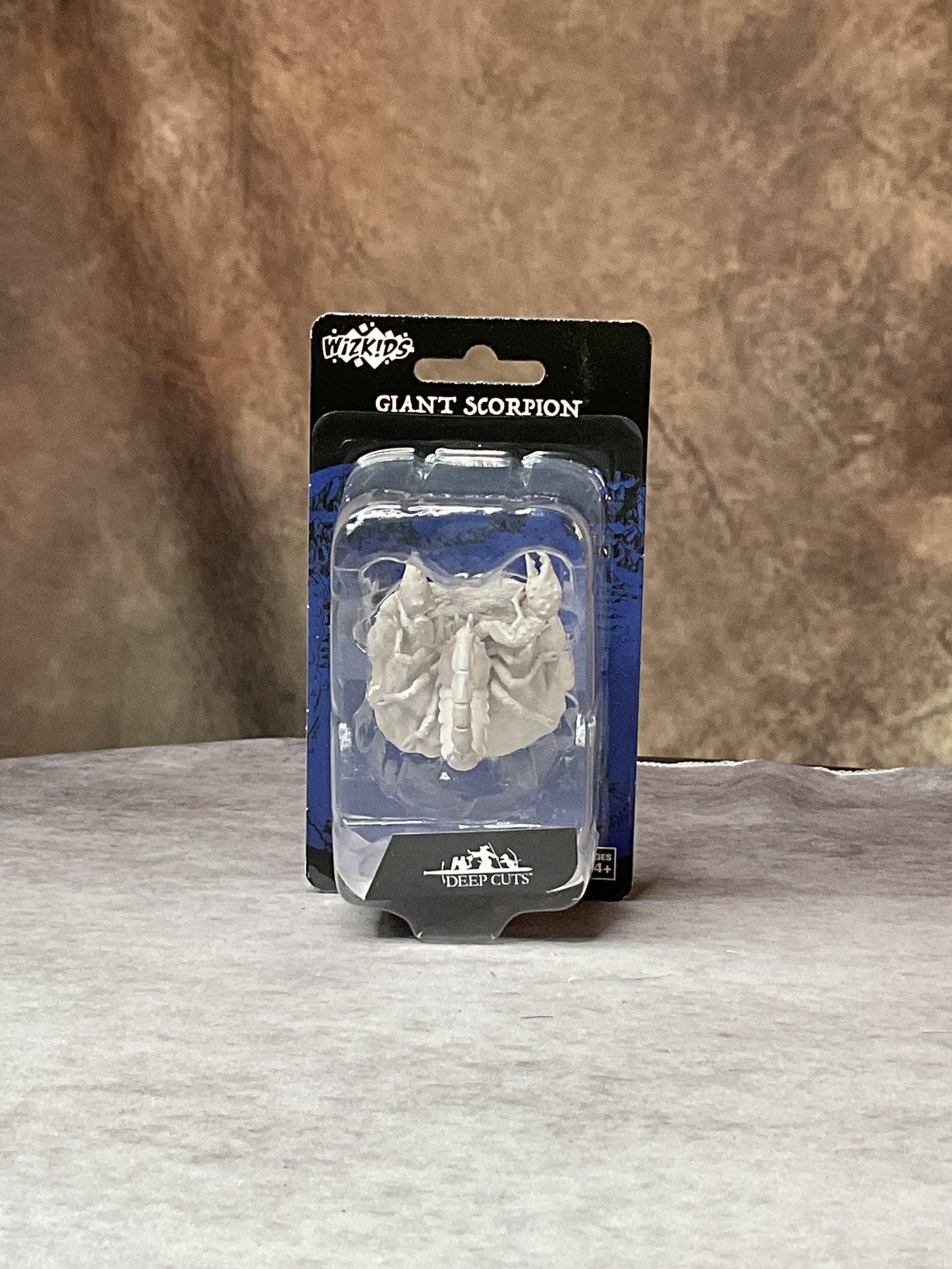Miniatures – Wizkids Deep Cuts Miniatures: Unpainted Minis– Wave 13– Giant Scorpion