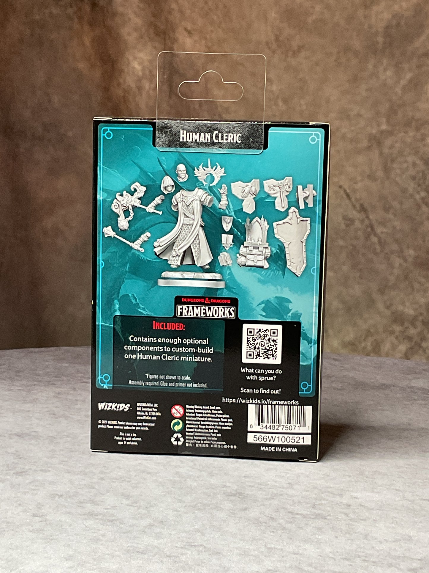 Miniatures – D&D Frameworks: Wave 1– Human Cleric Male