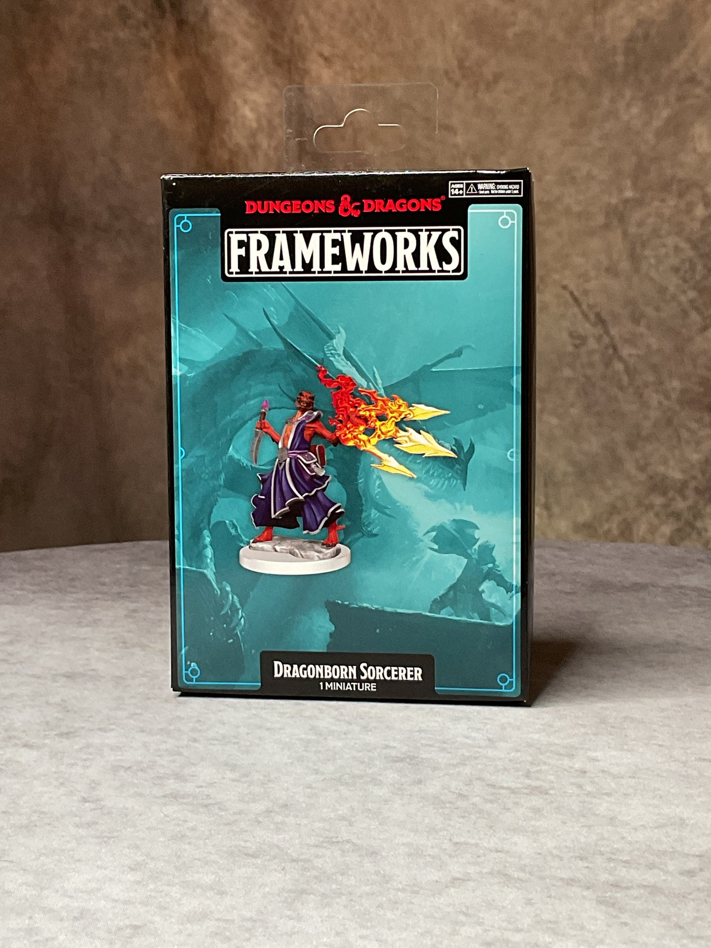 Miniatures – D&D Frameworks: Wave 1– Dragonborn Sorcerer Female